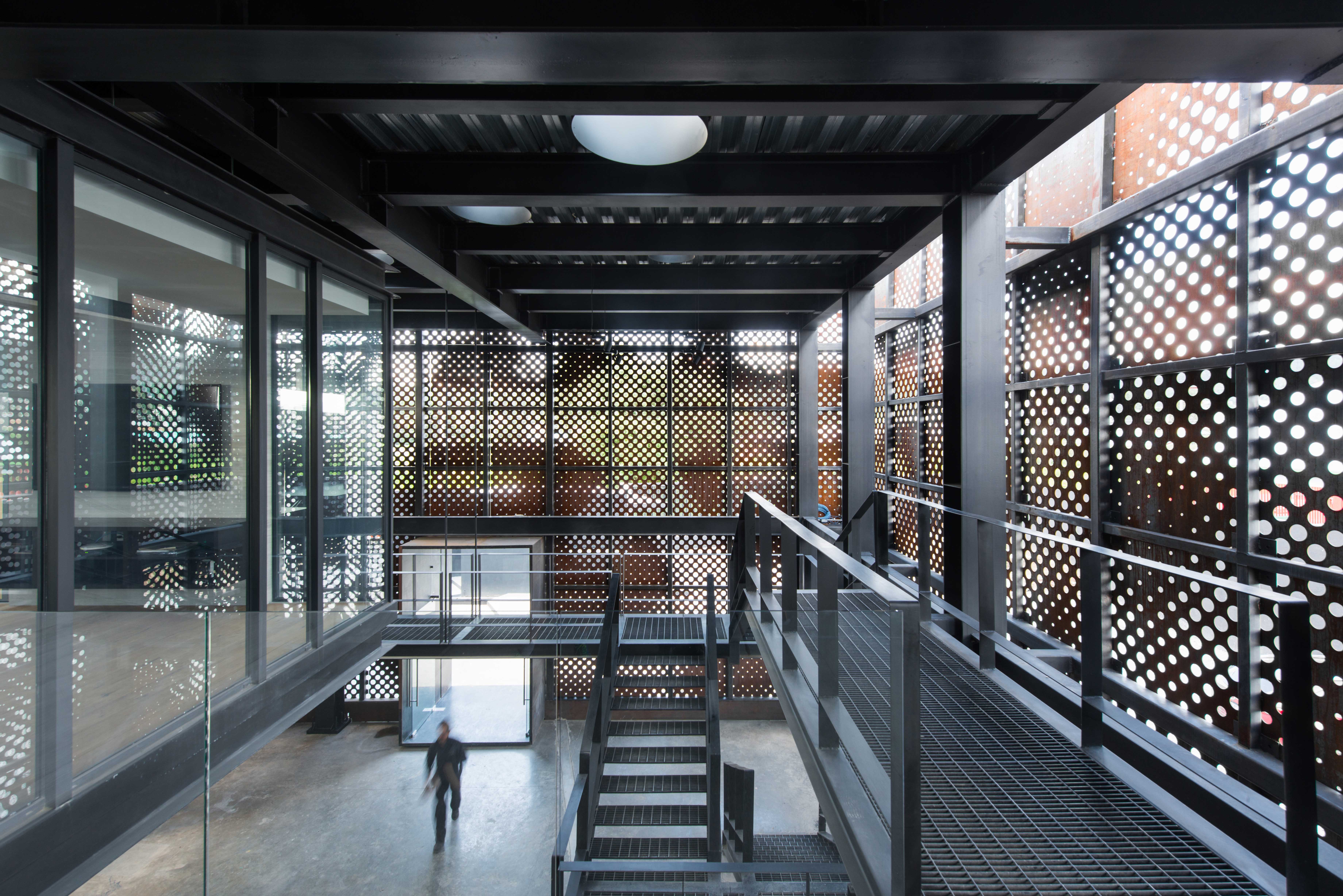 更新中的工厂-14