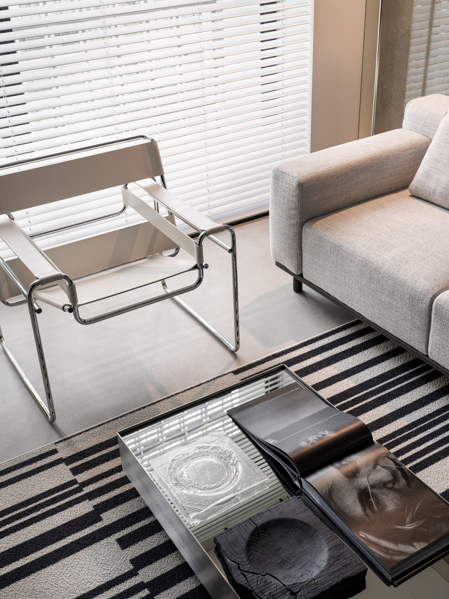 PRIME 66:普瑞姆66
PRIME·66:普瑞姆·66
ARTIMITRO:由于ARTIMITRO可能是特定的名称、术语等,没有通用准确的对应翻译,此处无法给出有效翻译 丨俄罗斯莫斯科-17