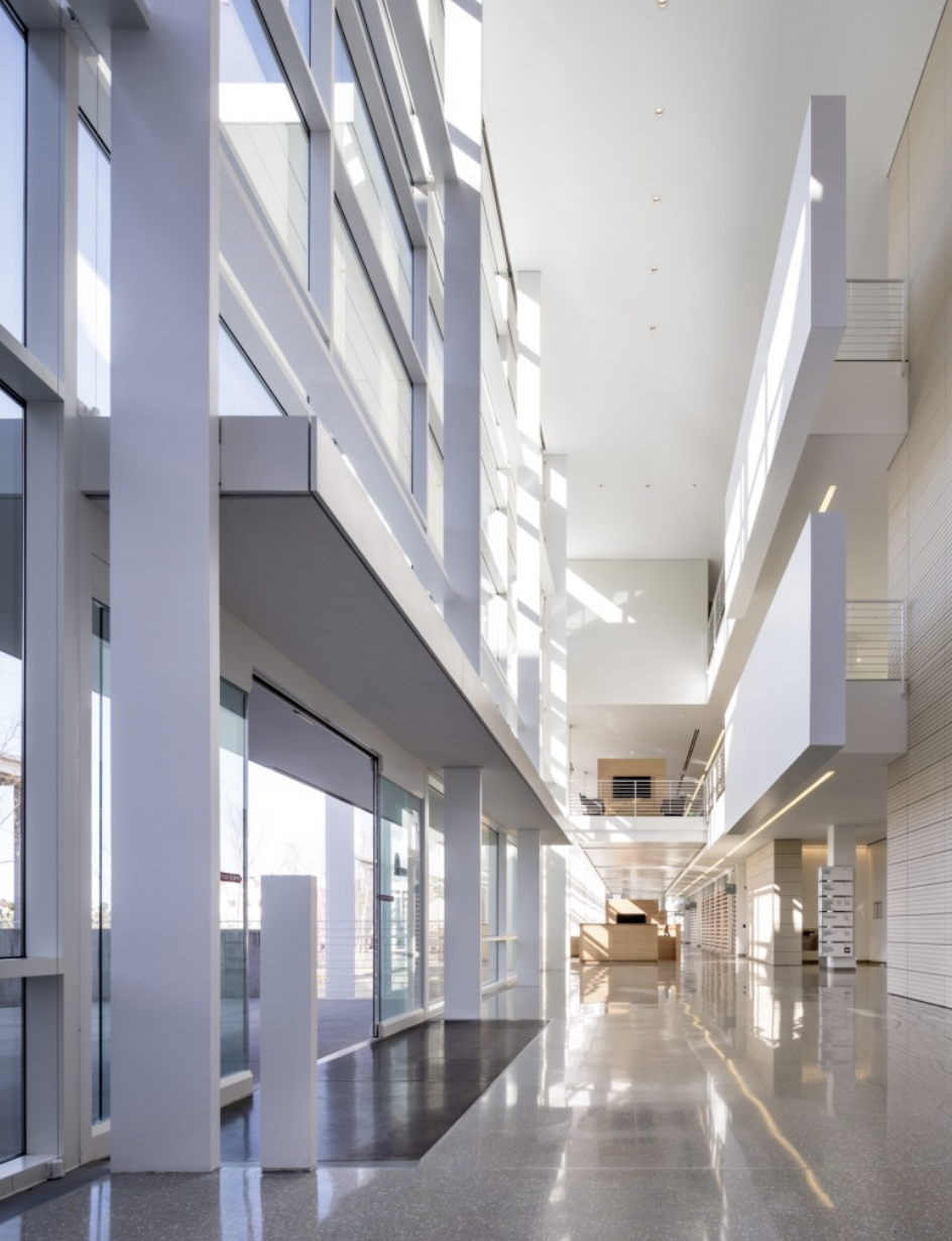 Edie and Lew Wasserman Building, University of California  Richard Meier-10