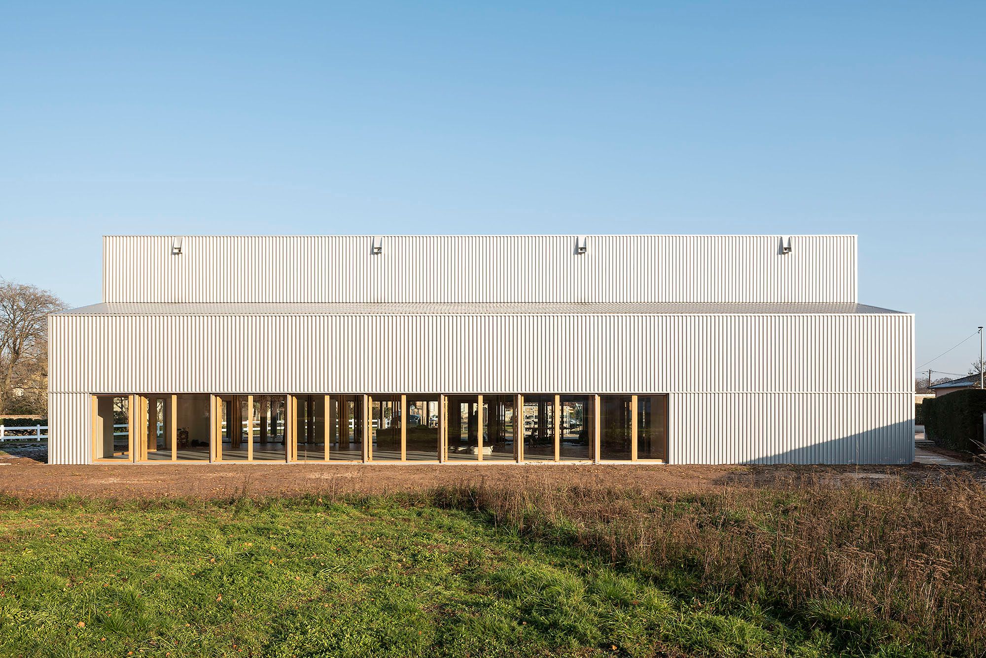 巴卡拉多媒体图书馆-1