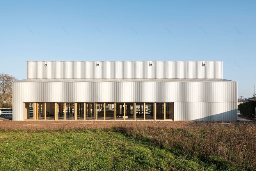 巴卡拉多媒体图书馆-1