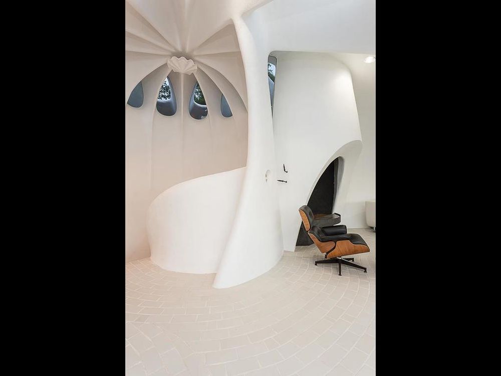 赖特弟子湖滨山坡住宅，戏剧性视野与独特结构-23