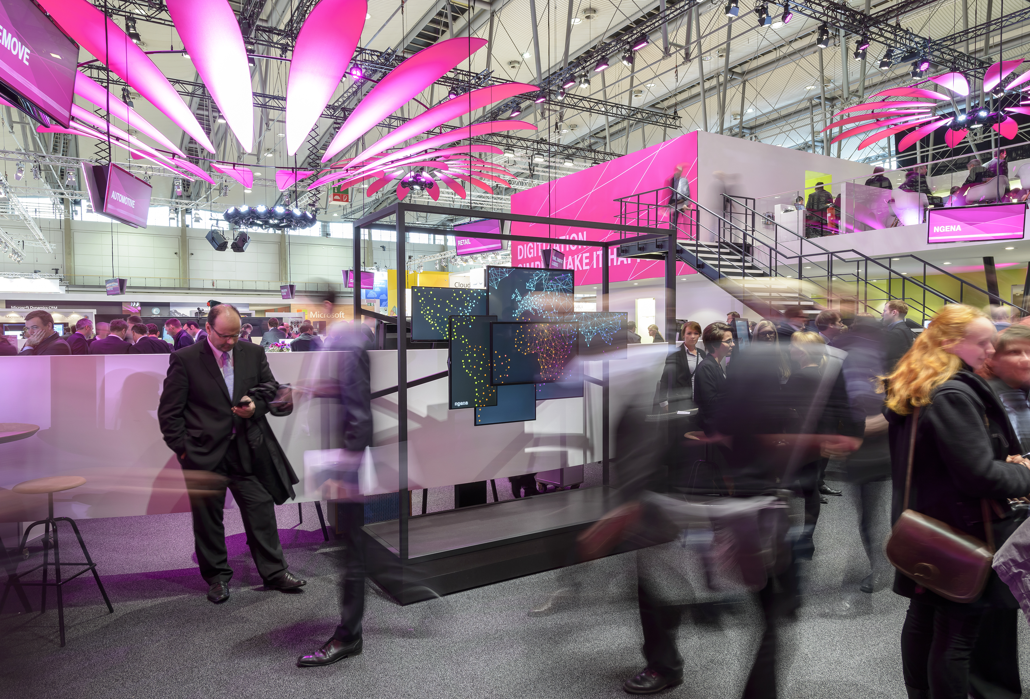 共享经济下的企业网络展厅设计-8