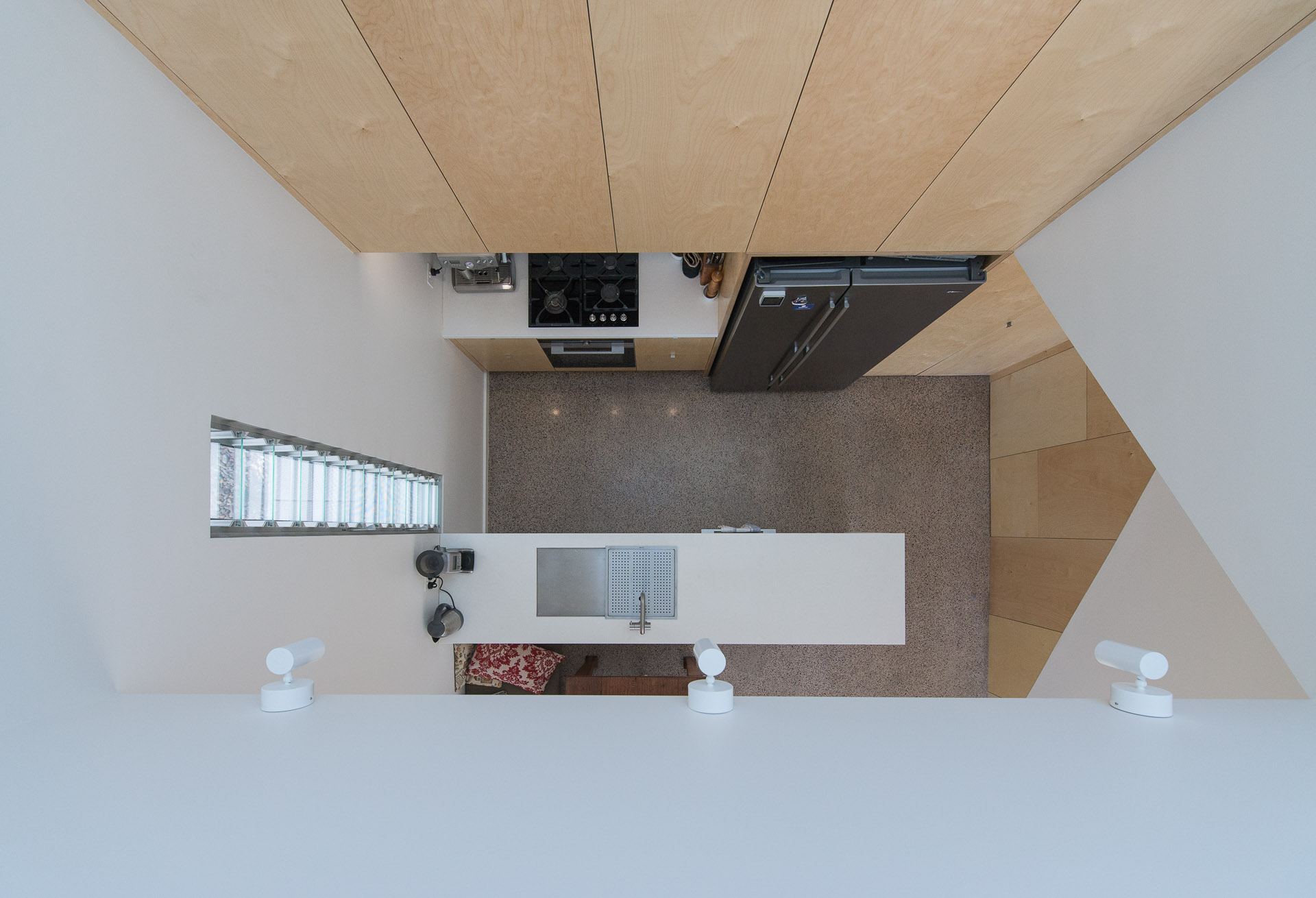 梅雷韦瑟改变 | 海滨旧宅翻新成现代舒适居所-23