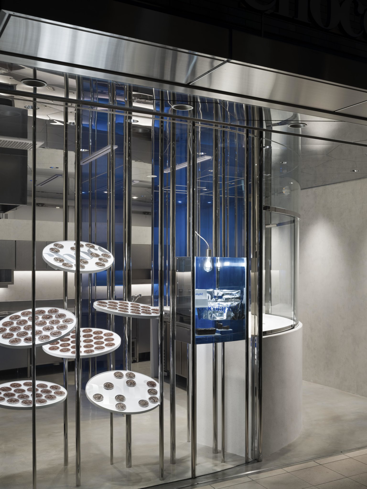 深海蓝的巧克力森林——CHOCOLAPHIL 室内设计赏析-18