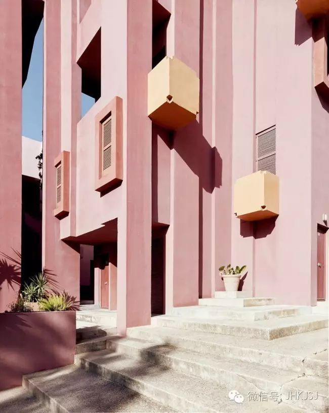 好魔幻！红蓝协奏曲——西班牙公寓设计-15