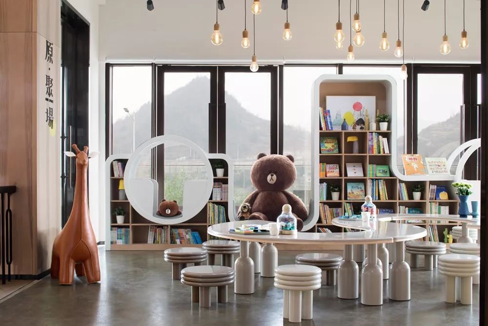 贵阳东原·朗阅售楼处 | 英伦风与现代摩登的完美融合-45