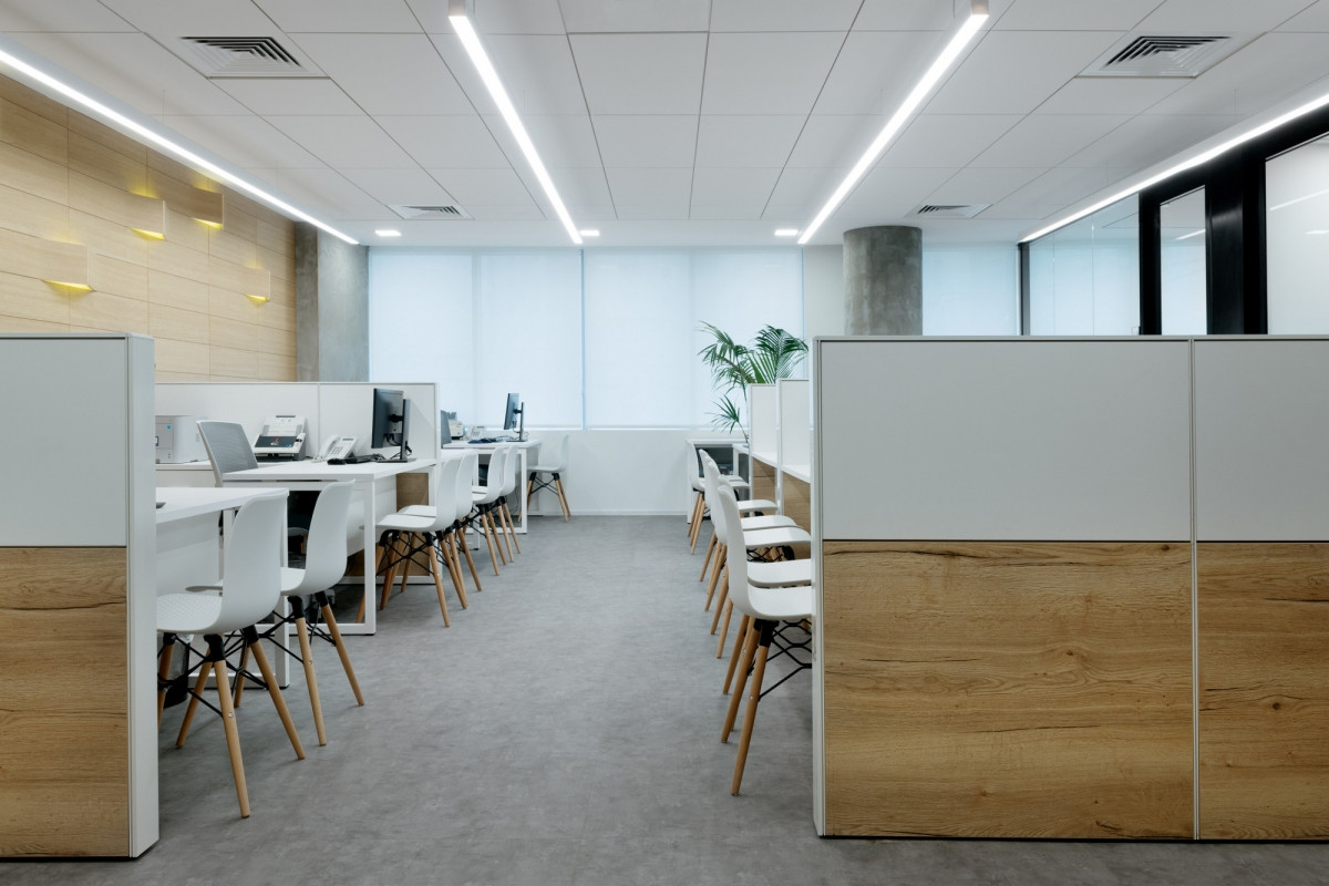 以色列 KESH 保险公司 Azur 总部，现代简约与空间利用的完美结合-13