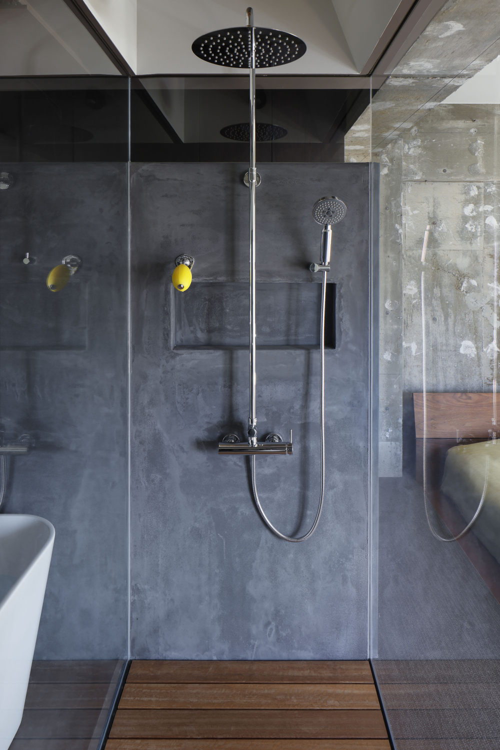 东京顶楼公寓，旧工业风和新现代主义的完美融合-21