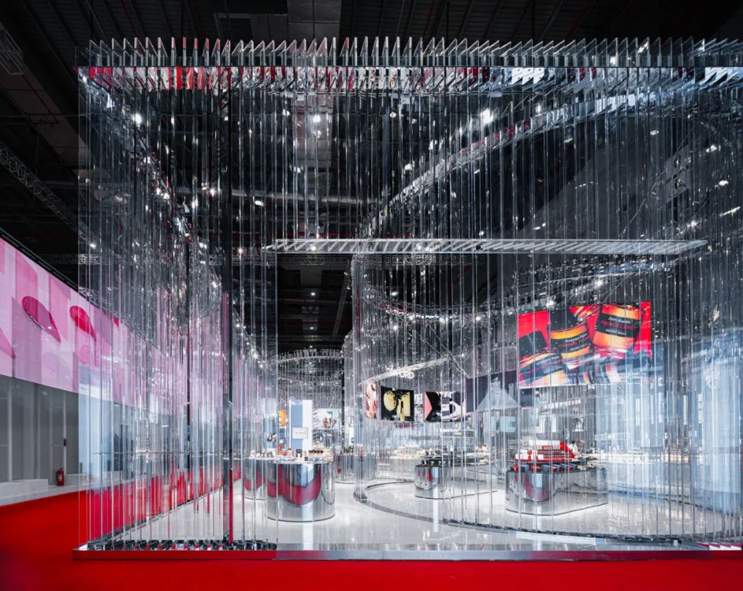 雅诗兰黛进博会展馆——栋栖设计打造梦幻透明立方体-13
