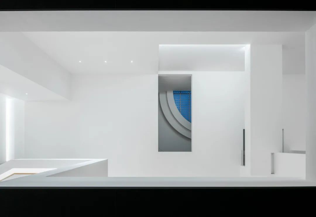 韩国 WGNB 设计公司打造“年度工作室”-87