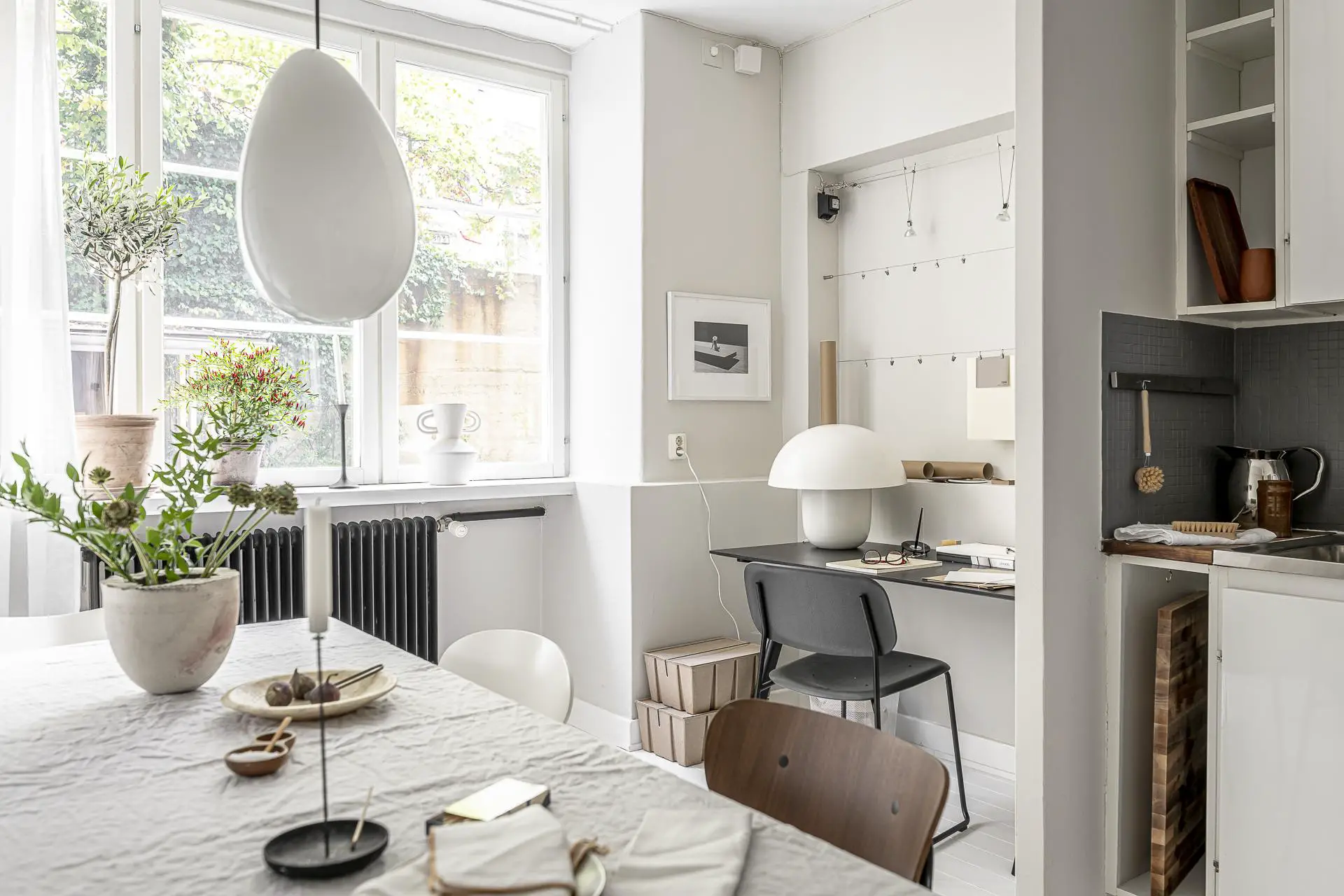 瑞典 50m2 豪华工作室，独特的分离式厨房设计-12