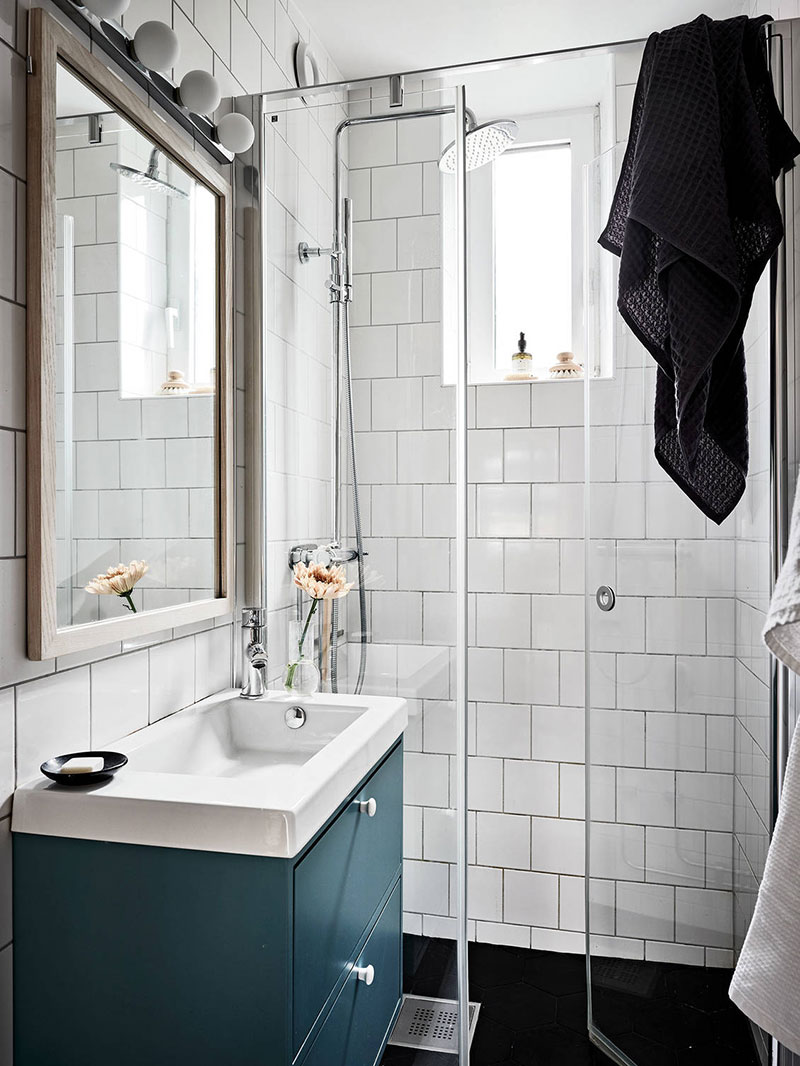 瑞典 70 平米蓝白公寓，深蓝墙面与白色装潢的完美搭配-16