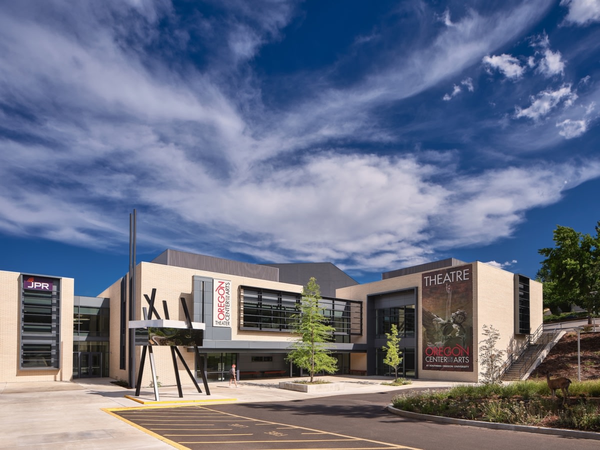 南俄勒冈大学艺术中心及公共广播电台室内设计丨美国俄勒冈丨TVA Architects-7