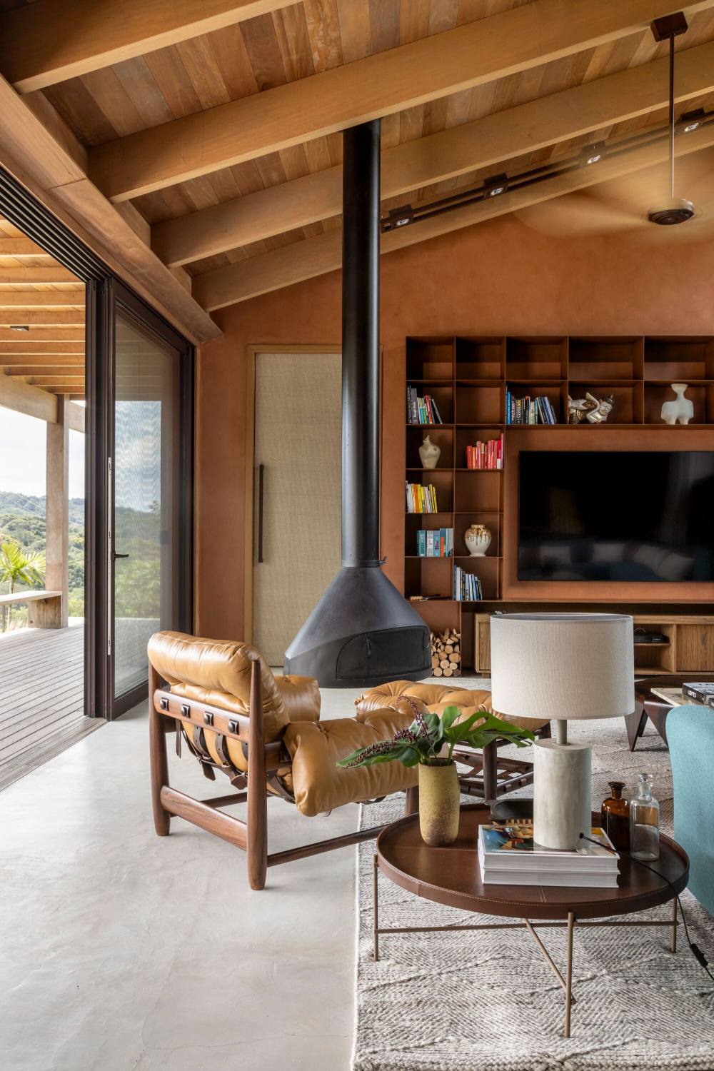 与地形融为一体充满活力的回旋镖乡村别墅设计丨IN HOUSE建筑和室内设计团队-2