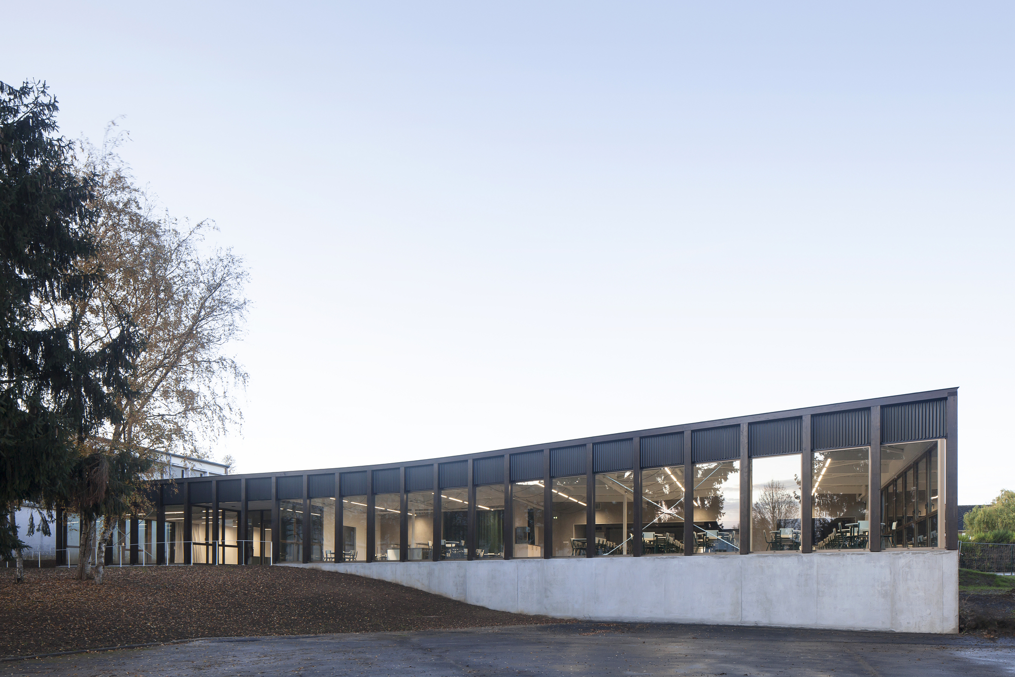 School Cafeteria and Multipurpose Room  / LT2A-19