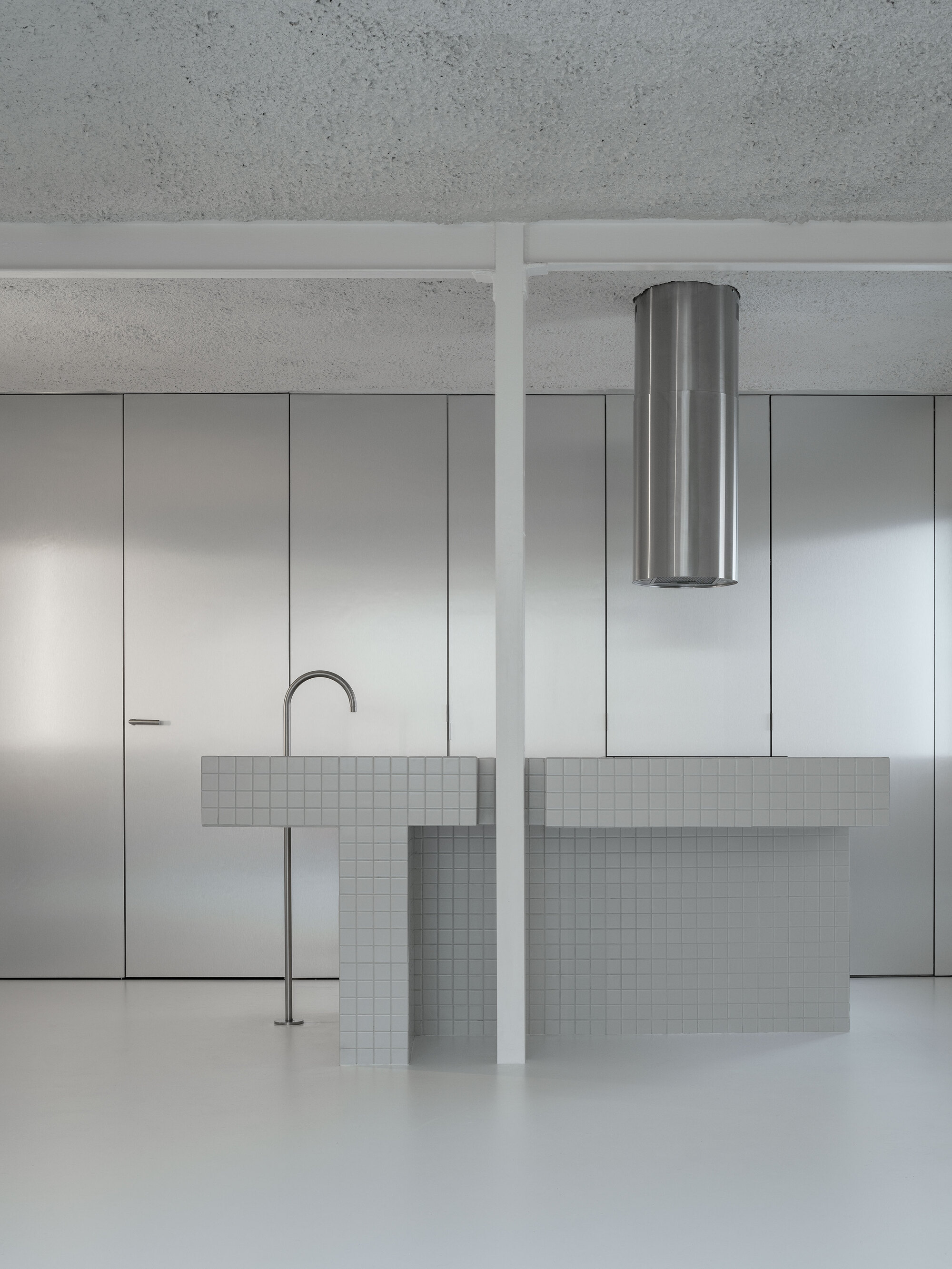 里约之家丨西班牙马德里丨HANGHAR-27