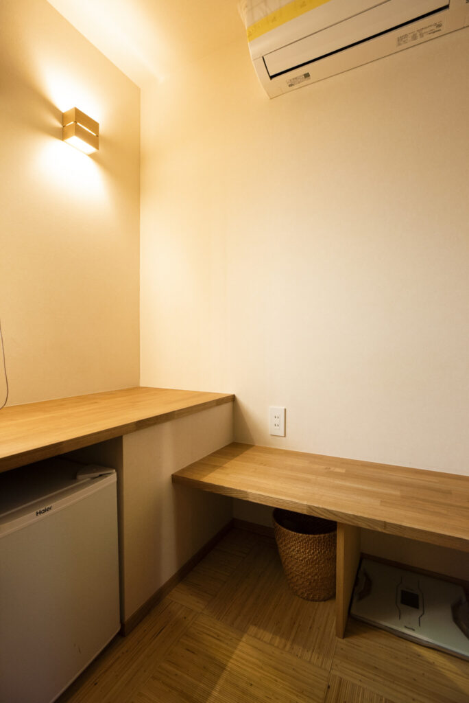 自然素材にこだわる　光と陰が織りなす変化を楽しむ左官の技が光る家 | Architecture | 100%LiFE-15