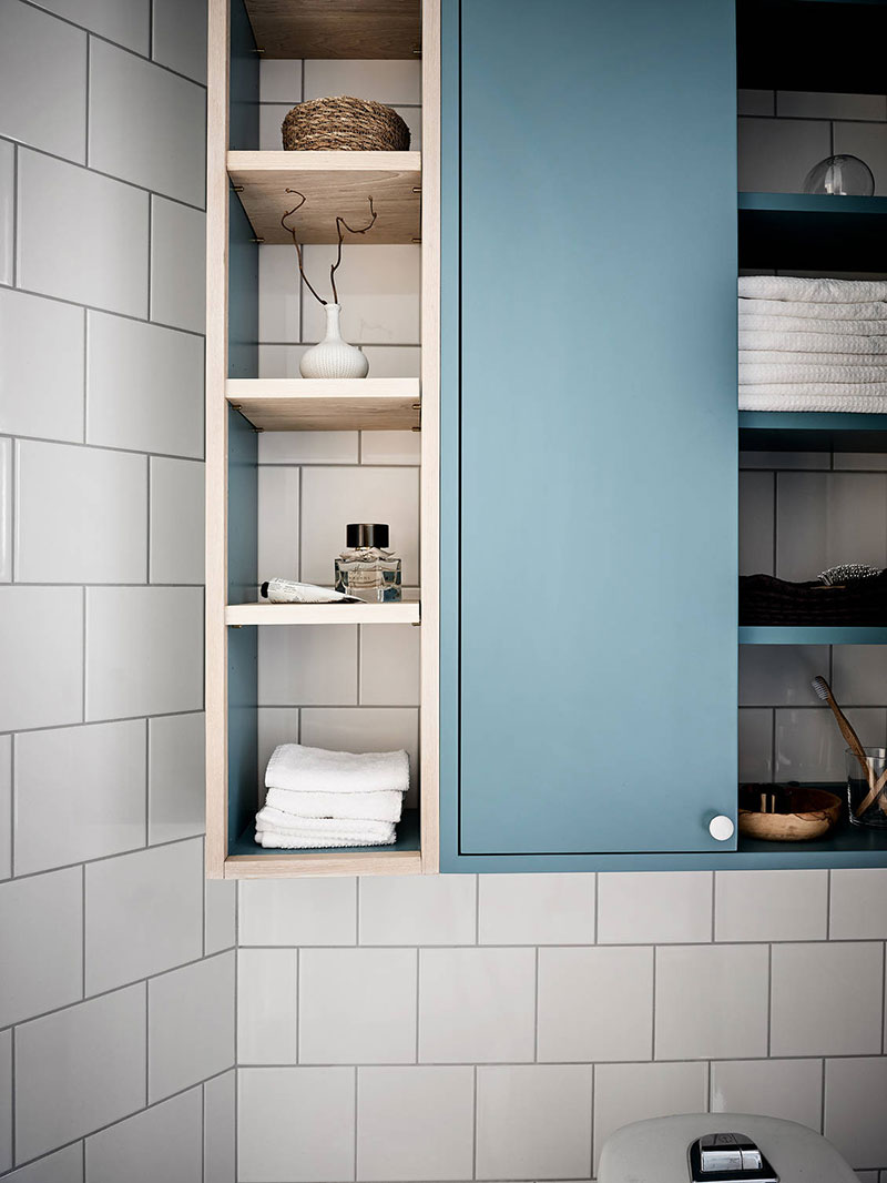 瑞典 70 平米蓝白公寓，深蓝墙面与白色装潢的完美搭配-17