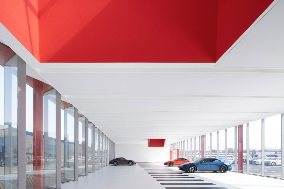 成都宏盟二手车交易展厅 | 红色屋顶下的精致空间-40