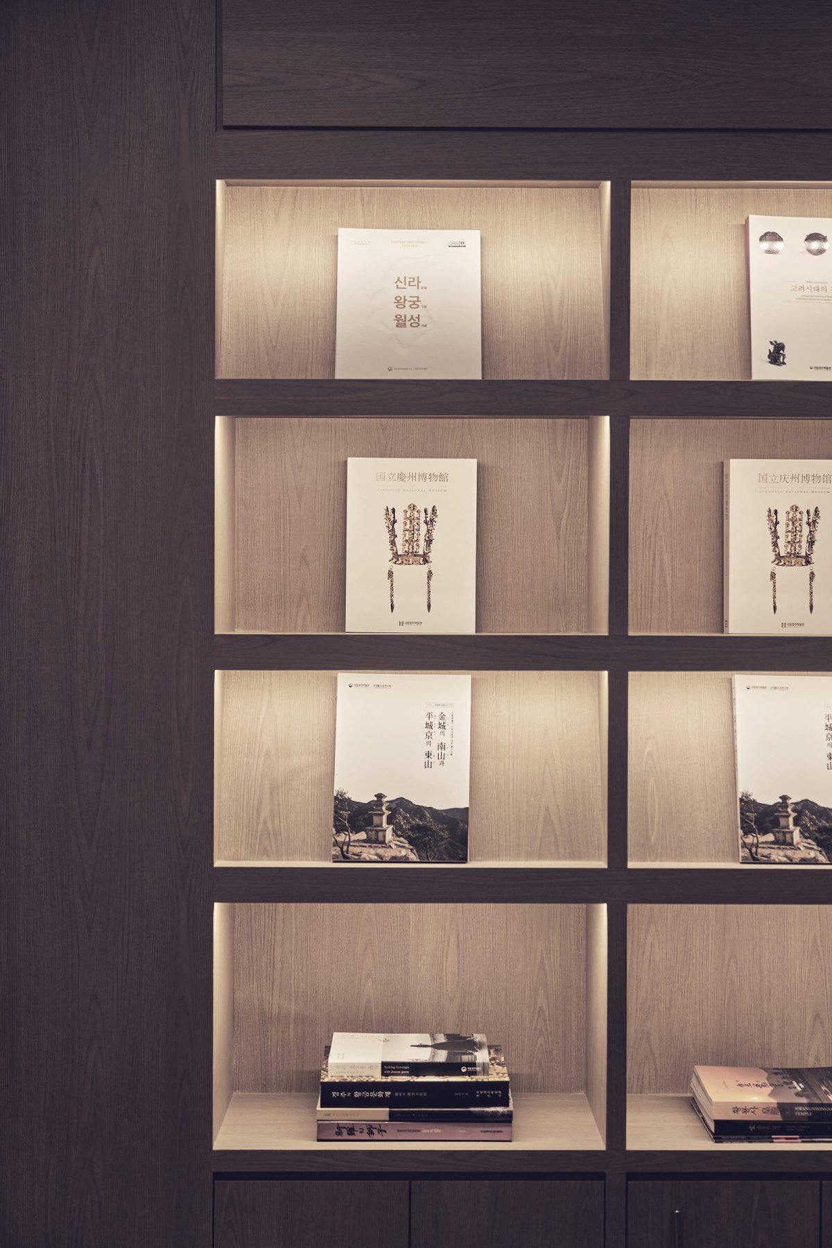 韩国庆州国家博物馆,极简美学诠释传统元素-13