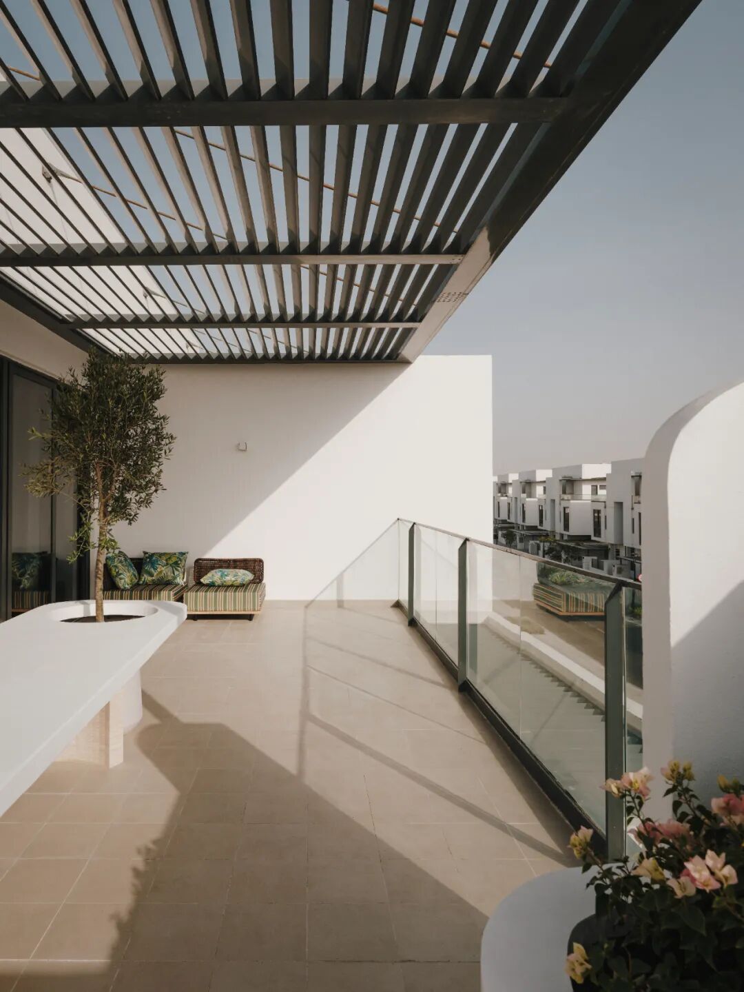 阿联酋迪拜650㎡滨海别墅丨楼房花朵设计-19