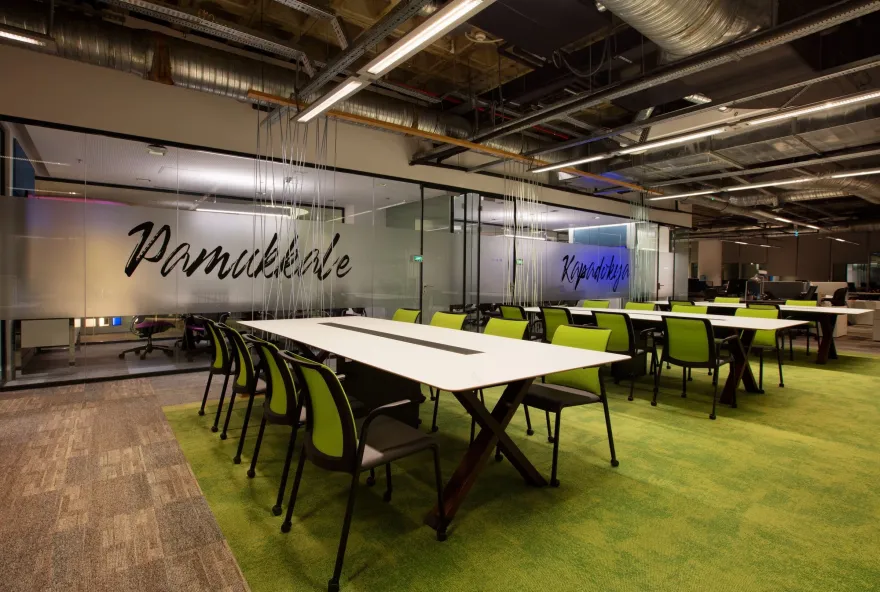 土耳其微软技术中心 · 融入本土特色的地下空间改造-20