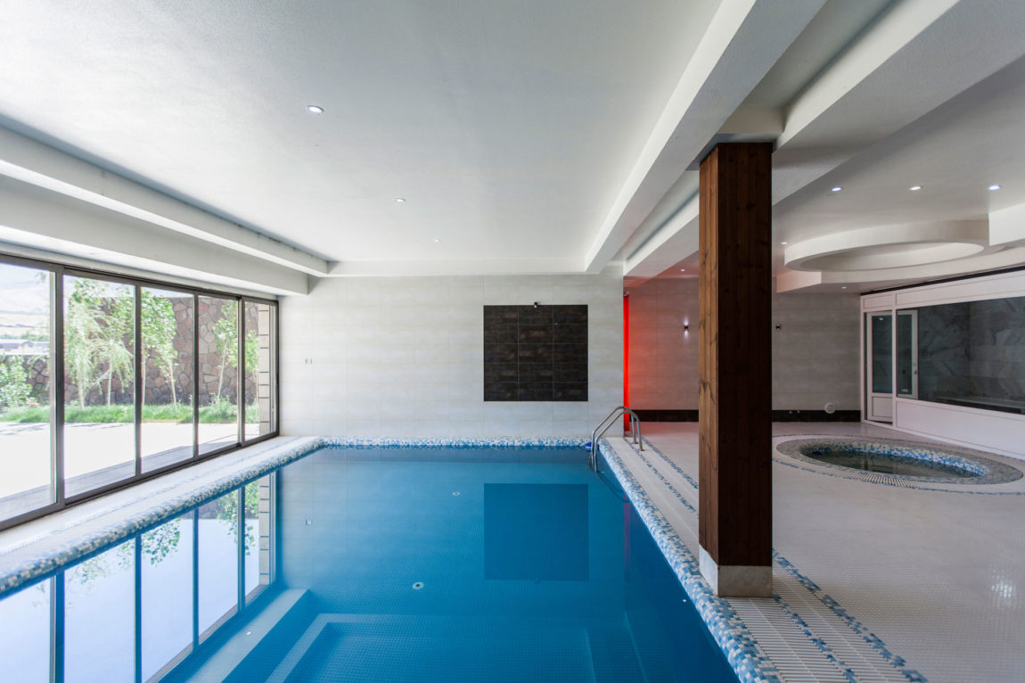 伊朗 Damavand 镇黄色调极简主义住宅设计-32