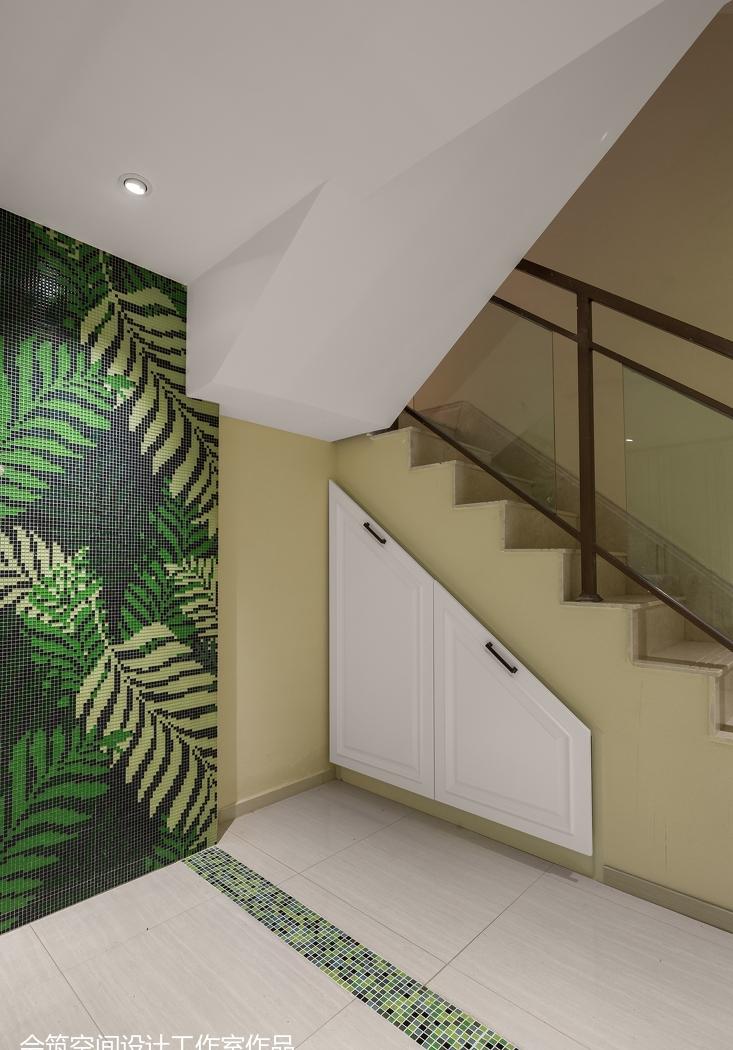 轻奢生活空间,金属质感与色彩的完美融合-34