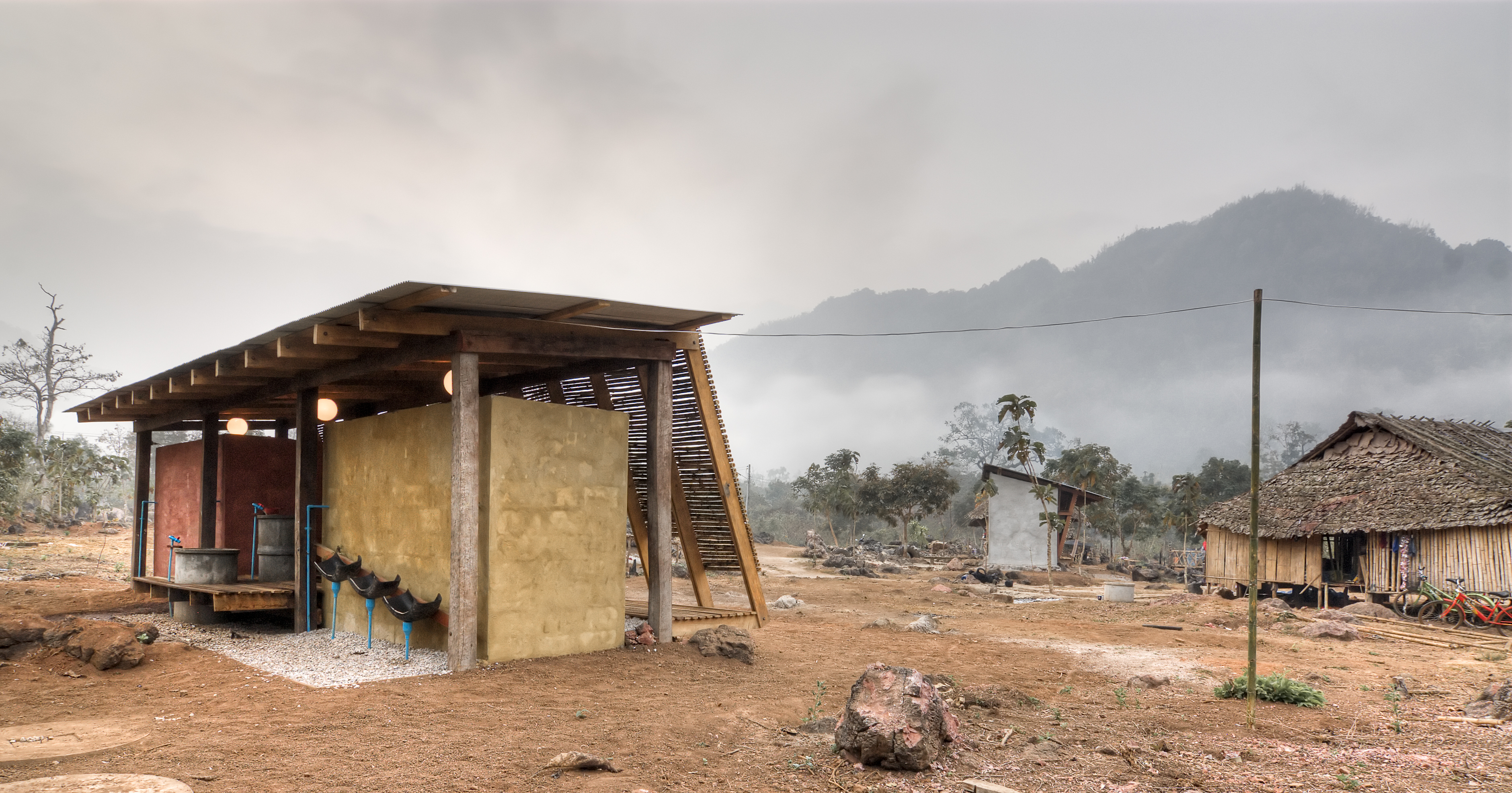 泰北孤儿院温馨浴室设计，功能性与本土文化完美融合-17