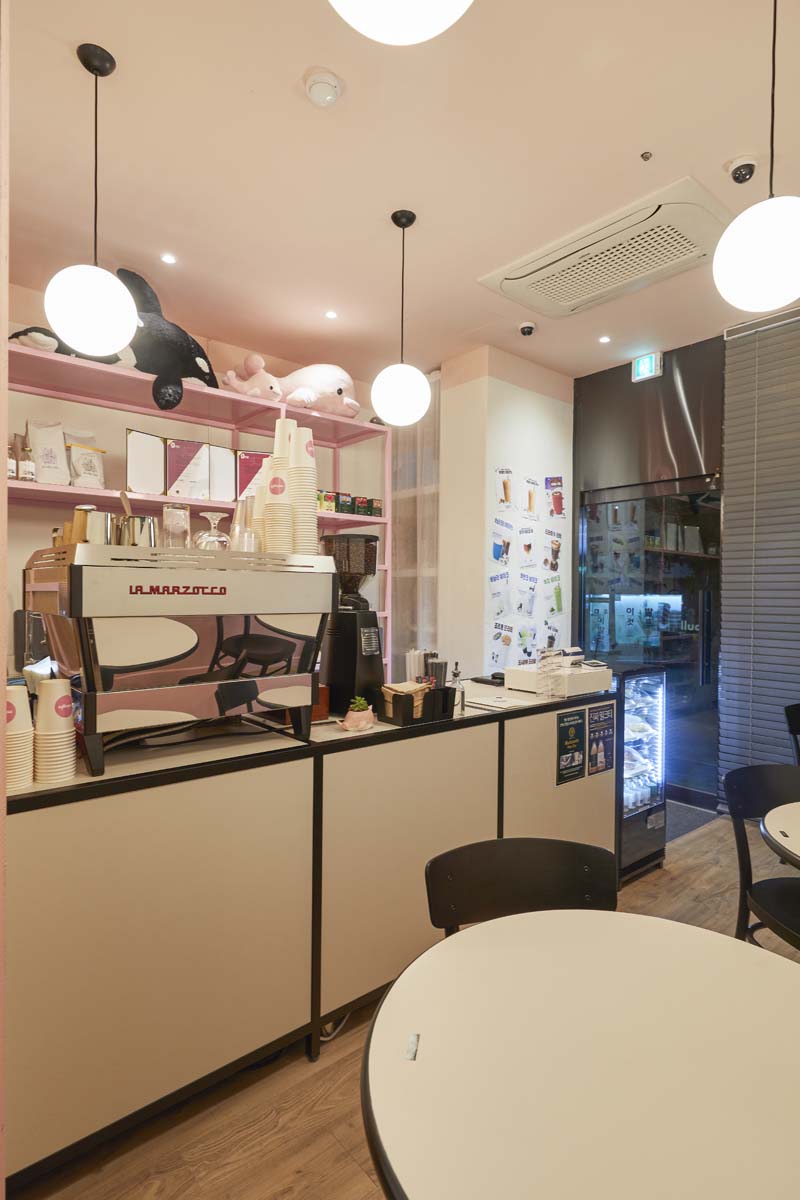 光点闪烁的八坪咖啡厅-4