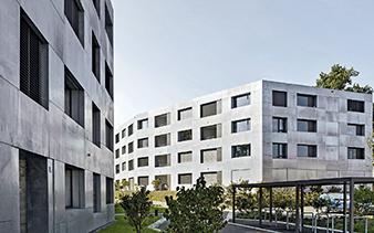 瑞士 Chilestieg 住宅区 | 钢铁与自然的和谐共生-10