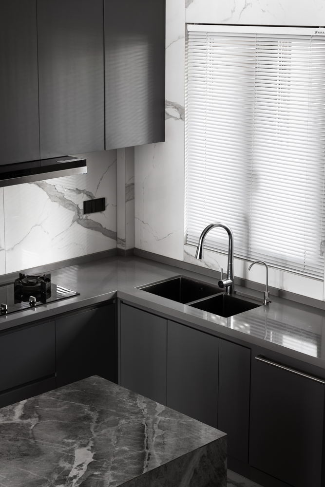 黑白之间,蕴光于形-18