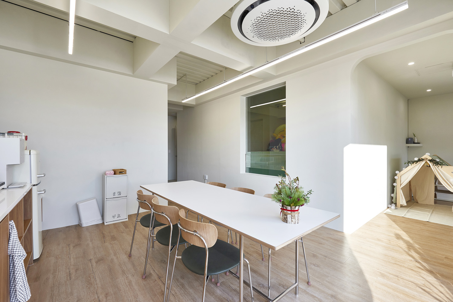 简约白与原木的 67 平亲子公寓-6