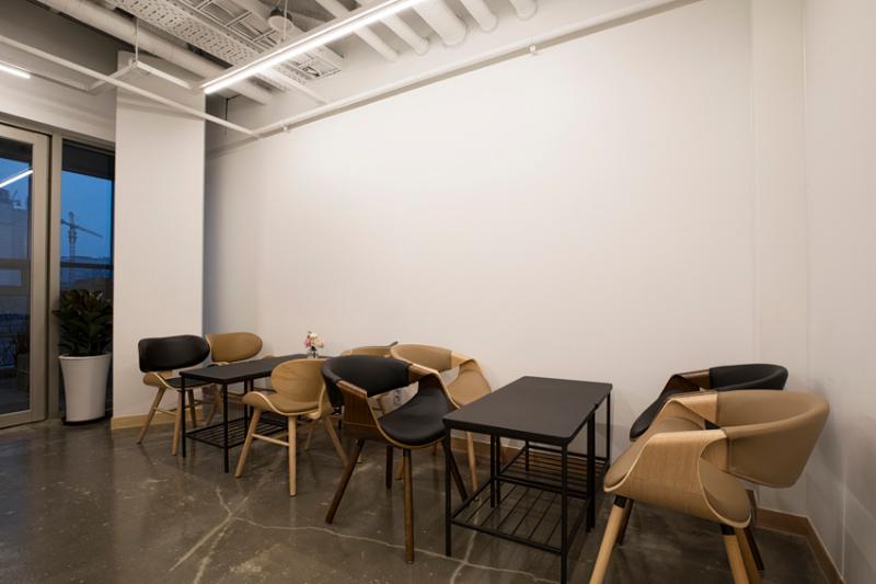 简约风 13 坪咖啡厅，打造温馨空间-10