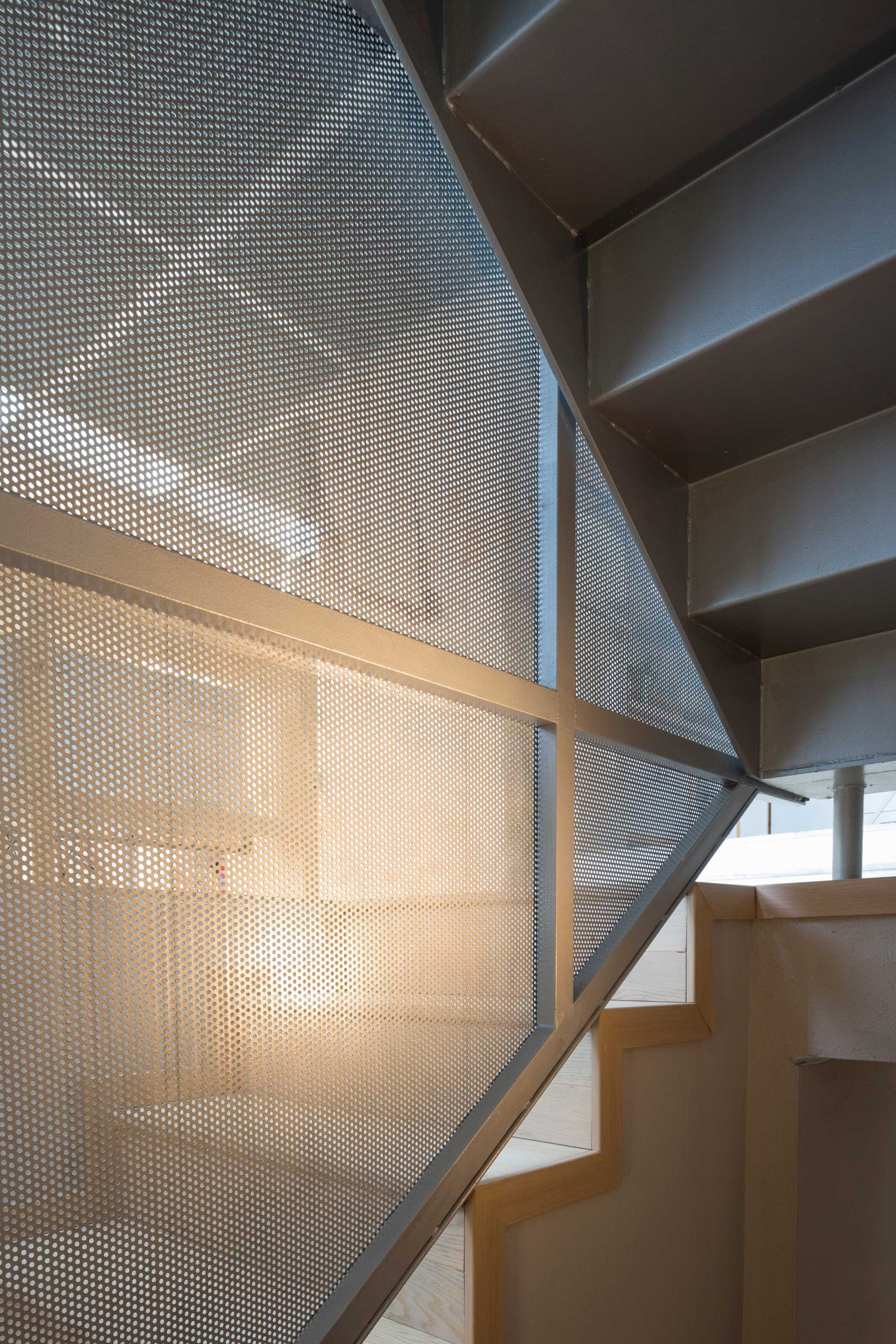 橄榄林中的石筑别墅-5