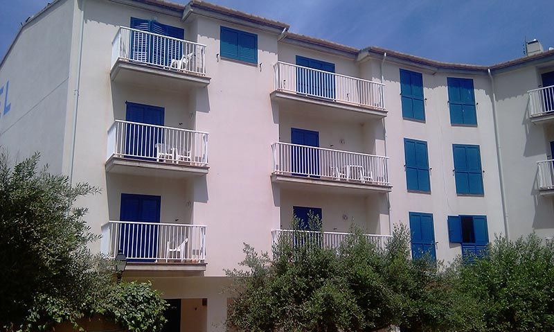 230C  卡斯坎蒂奇酒店

注：CASC ANTIC可能对应的是某个特定地名，中文没有完全固定译法，这里进行了音译处理如果有更准确的背景信息则可能有更精准合适的翻译 丨西班牙丨AMOROS ARQUITECTES-11