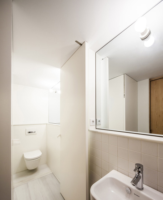 巴塞罗那角落公寓的灵活改造-16