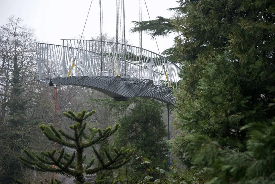 仿生“硬骨鱼”桥梁 · 摇摆桥设计丨英国伦敦丨Tonkin Liu-26