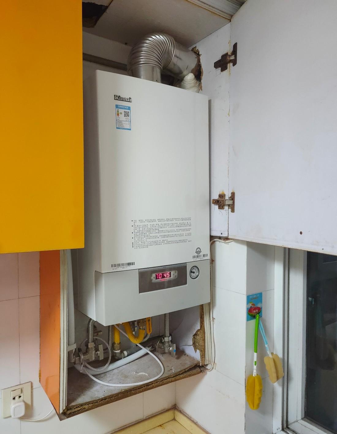 上海嘉定新源路沁富佳苑暖气片安装实例-12