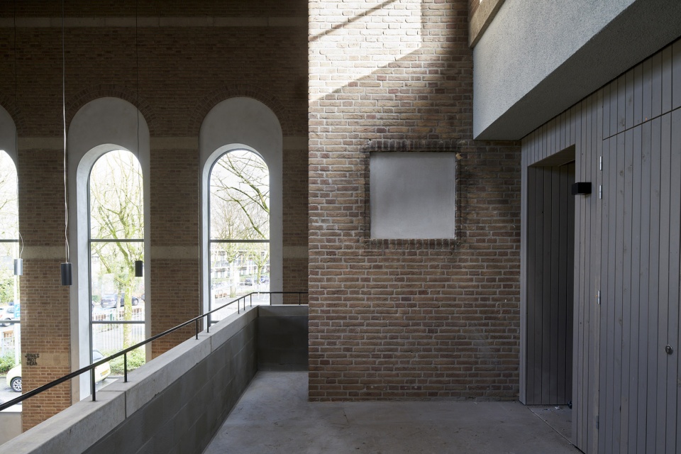 Vredeskerk 教堂住宅 | 现代与传统的完美融合-26