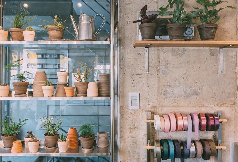 现代极简三坪店铺空间设计-4