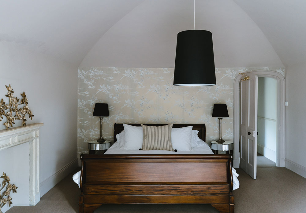 英格兰 19 世纪哥特式石屋，穿越时空的浪漫居住体验-20