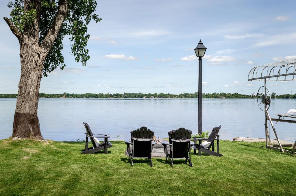 Valleyfield滨水宽敞房产丨加拿大魁北克丨Joli Joli Design-11