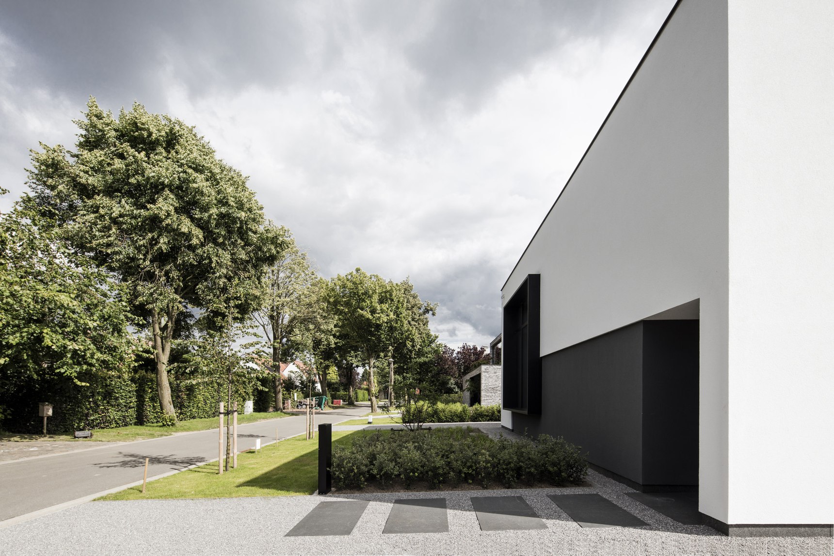 朱玛设计“飞屋”家居，紧凑布局中心壁炉成亮点-15