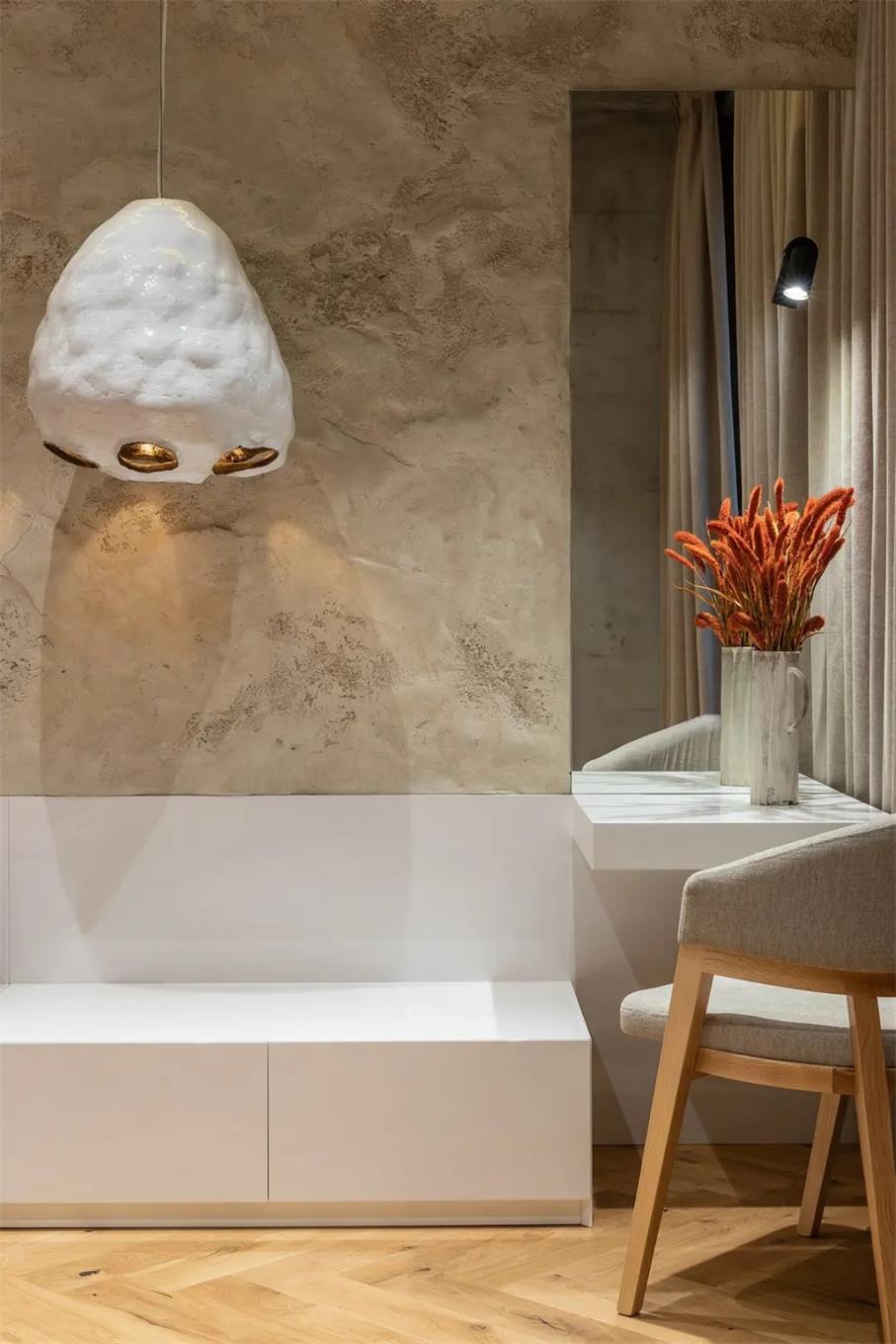 粗犷与精致完美融合的侘寂风公寓设计（Mazanka公寓）丨乌克兰基辅-22