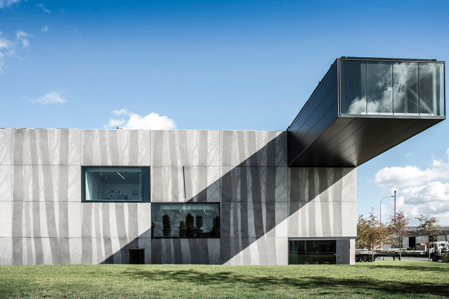 #StoriesOnDesignBy Cunning Cantilevers.-175