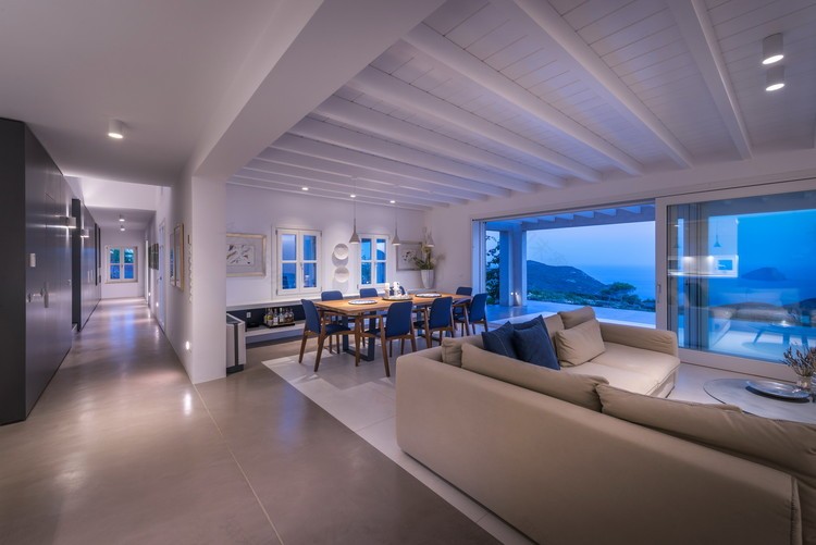 Clover House R.C.TECH-11