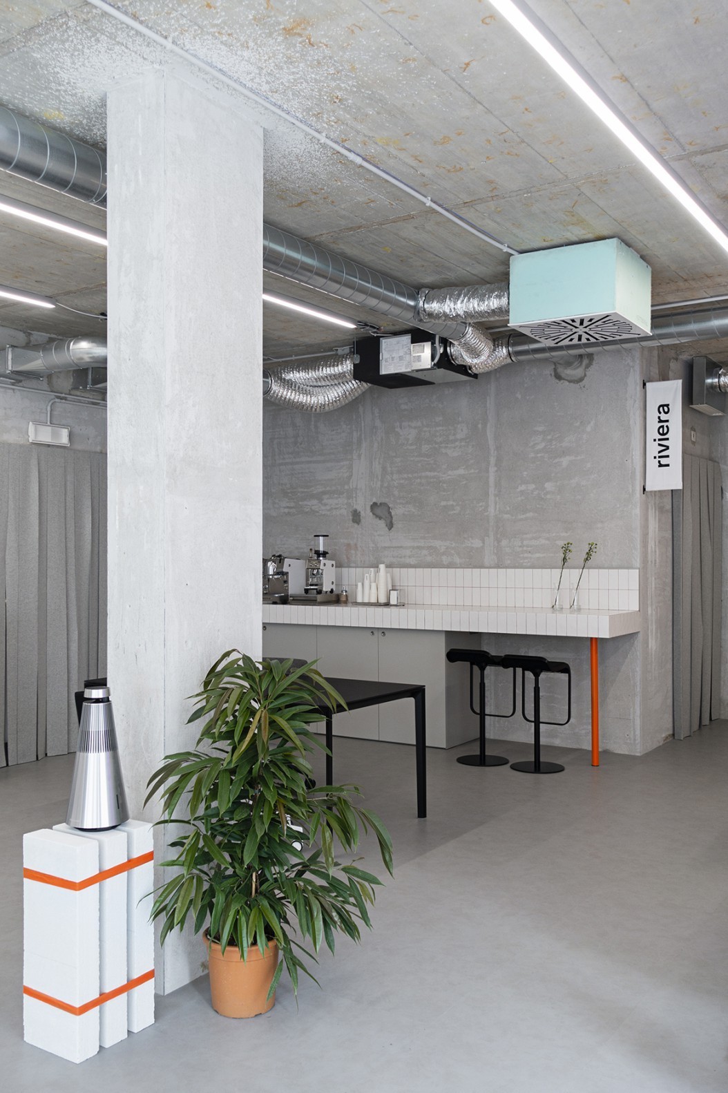 米兰 RIVIERA 工业风共享办公空间-16