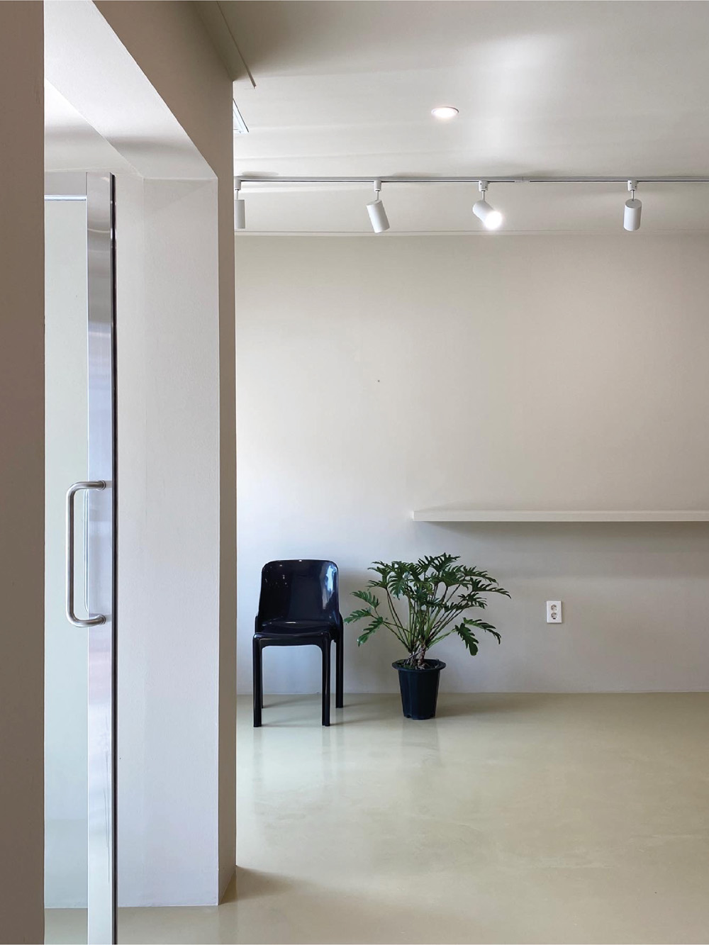 简约设计打造 15 坪时尚衣橱空间-10